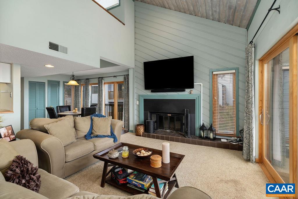 1418 HIGHLANDS CONDOS, WINTERGREEN, Virginia 22967, 2 Bedrooms Bedrooms, ,2 BathroomsBathrooms,Residential,For sale,1418 HIGHLANDS CONDOS,671663 MLS # 671663