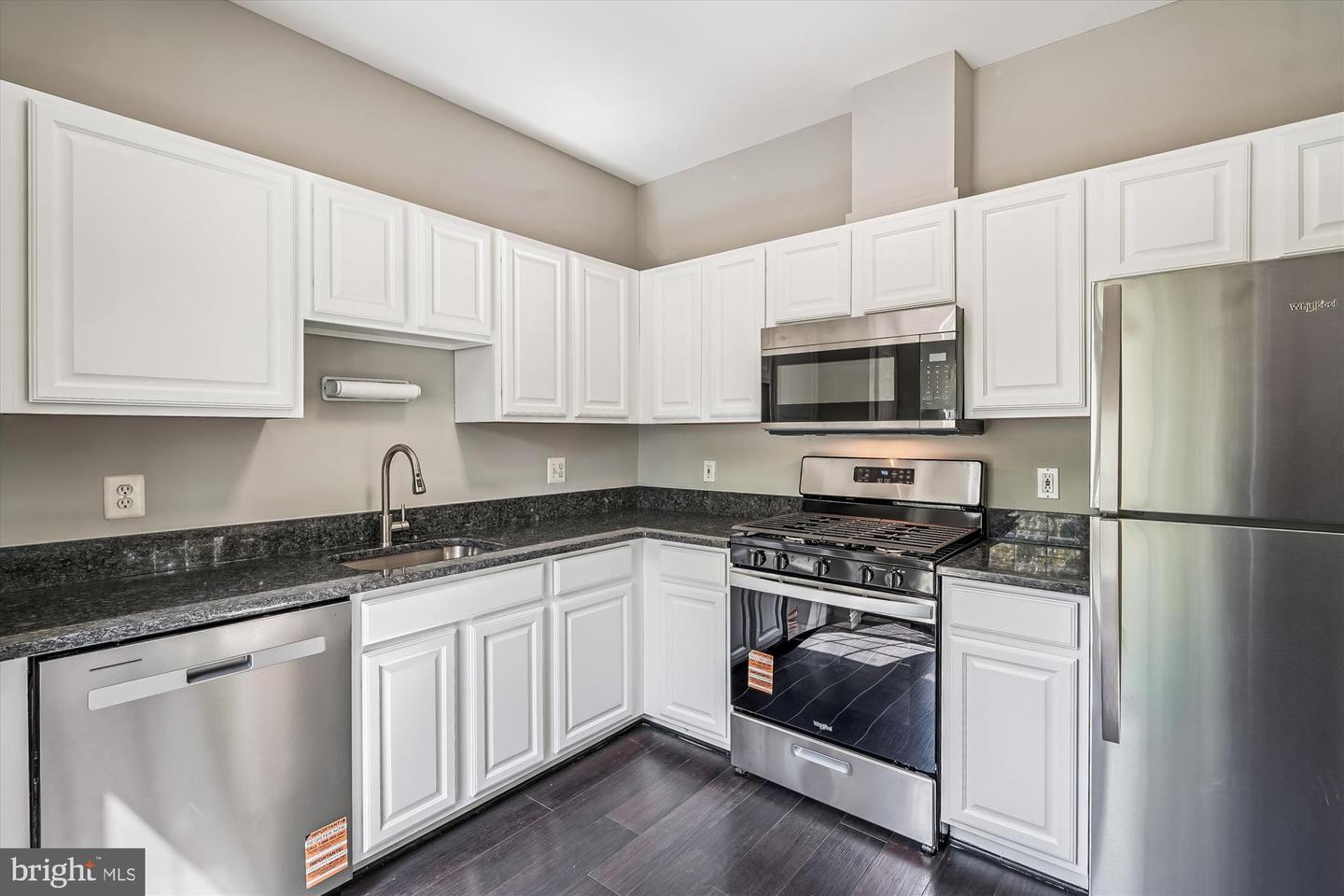 4131 FOUNTAINSIDE LN #J204, FAIRFAX, Virginia 22030, 2 Bedrooms Bedrooms, ,2 BathroomsBathrooms,Residential,For sale,4131 FOUNTAINSIDE LN #J204,VAFX2269832 MLS # VAFX2269832 4131 FOUNTAINSIDE LN #J204, FAIRFAX, Virginia 22030, 2 Bedrooms Bedrooms, ,2 BathroomsBathrooms,Residential,For sale,4131 FOUNTAINSIDE LN #J204,VAFX2269832 MLS # VAFX2269832