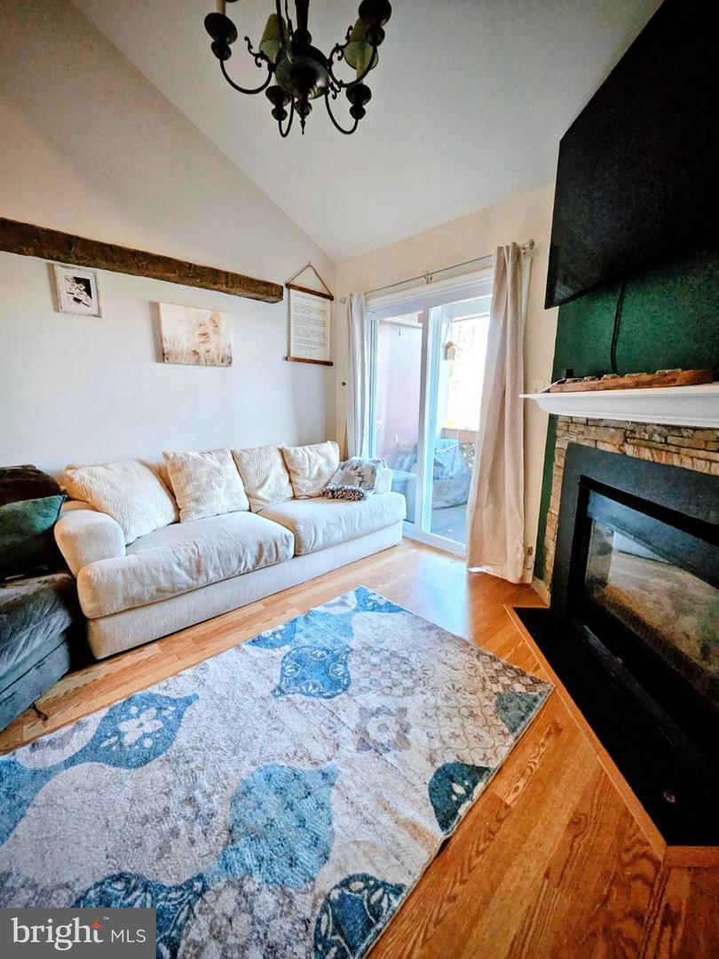 9200 AZURE CT #201, MANASSAS, Virginia 20110, 2 Bedrooms Bedrooms, 7 Rooms Rooms,2 BathroomsBathrooms,Residential,For sale,9200 AZURE CT #201,VAMN2009428 MLS # VAMN2009428