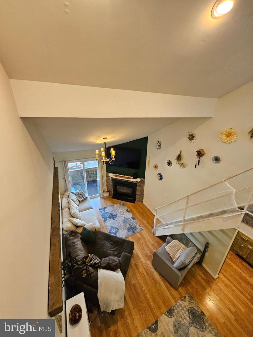 9200 AZURE CT #201, MANASSAS, Virginia 20110, 2 Bedrooms Bedrooms, 7 Rooms Rooms,2 BathroomsBathrooms,Residential,For sale,9200 AZURE CT #201,VAMN2009428 MLS # VAMN2009428