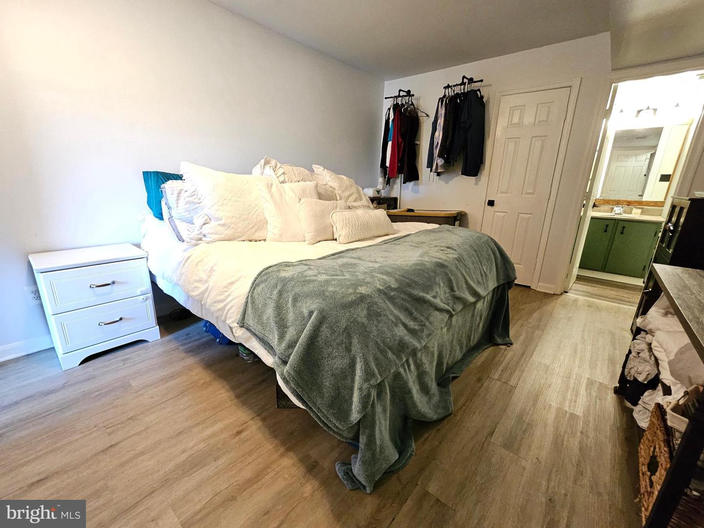 9200 AZURE CT #201, MANASSAS, Virginia 20110, 2 Bedrooms Bedrooms, 7 Rooms Rooms,2 BathroomsBathrooms,Residential,For sale,9200 AZURE CT #201,VAMN2009428 MLS # VAMN2009428