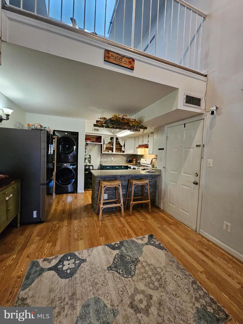 9200 AZURE CT #201, MANASSAS, Virginia 20110, 2 Bedrooms Bedrooms, 7 Rooms Rooms,2 BathroomsBathrooms,Residential,For sale,9200 AZURE CT #201,VAMN2009428 MLS # VAMN2009428