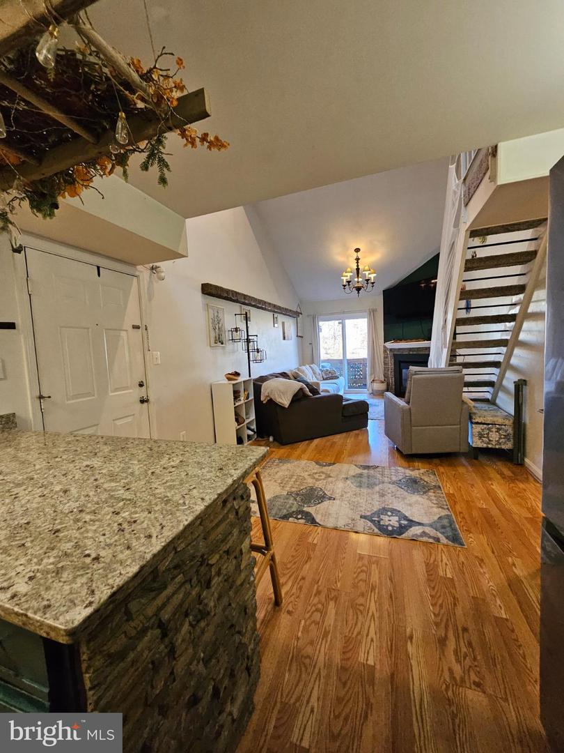 9200 AZURE CT #201, MANASSAS, Virginia 20110, 2 Bedrooms Bedrooms, 7 Rooms Rooms,2 BathroomsBathrooms,Residential,For sale,9200 AZURE CT #201,VAMN2009428 MLS # VAMN2009428