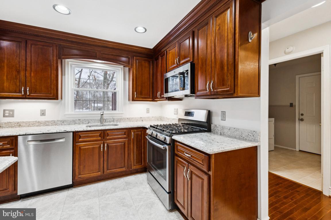 11977 WILLIAM AND MARY CIR, WOODBRIDGE, Virginia 22192, 4 Bedrooms Bedrooms, 8 Rooms Rooms,3 BathroomsBathrooms,Residential,For sale,11977 WILLIAM AND MARY CIR,VAPW2105094 MLS # VAPW2105094