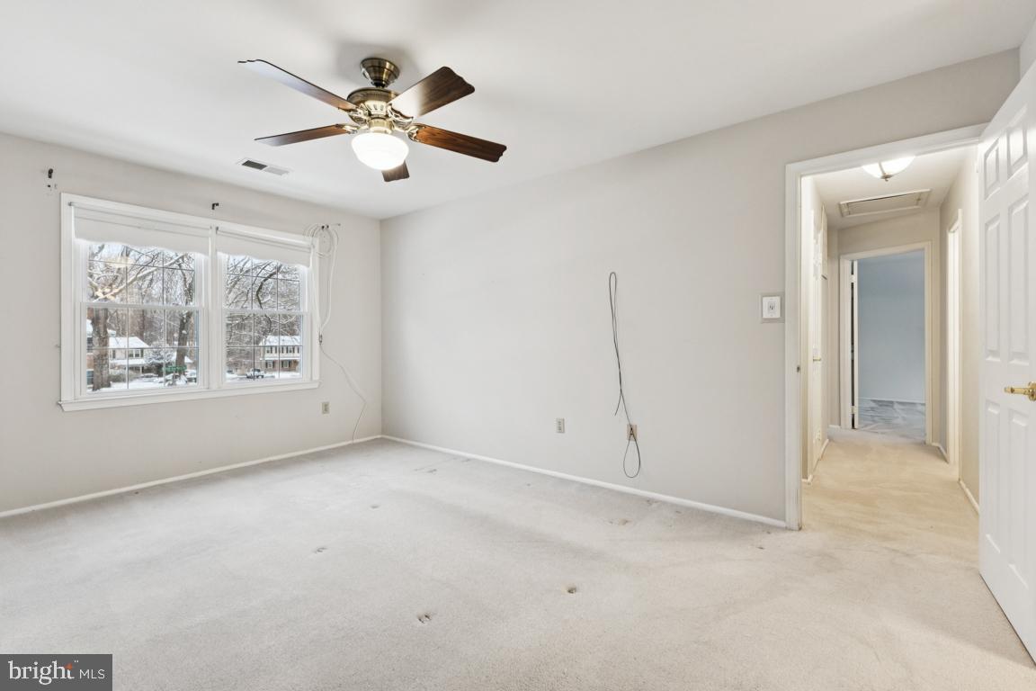 11977 WILLIAM AND MARY CIR, WOODBRIDGE, Virginia 22192, 4 Bedrooms Bedrooms, 8 Rooms Rooms,3 BathroomsBathrooms,Residential,For sale,11977 WILLIAM AND MARY CIR,VAPW2105094 MLS # VAPW2105094