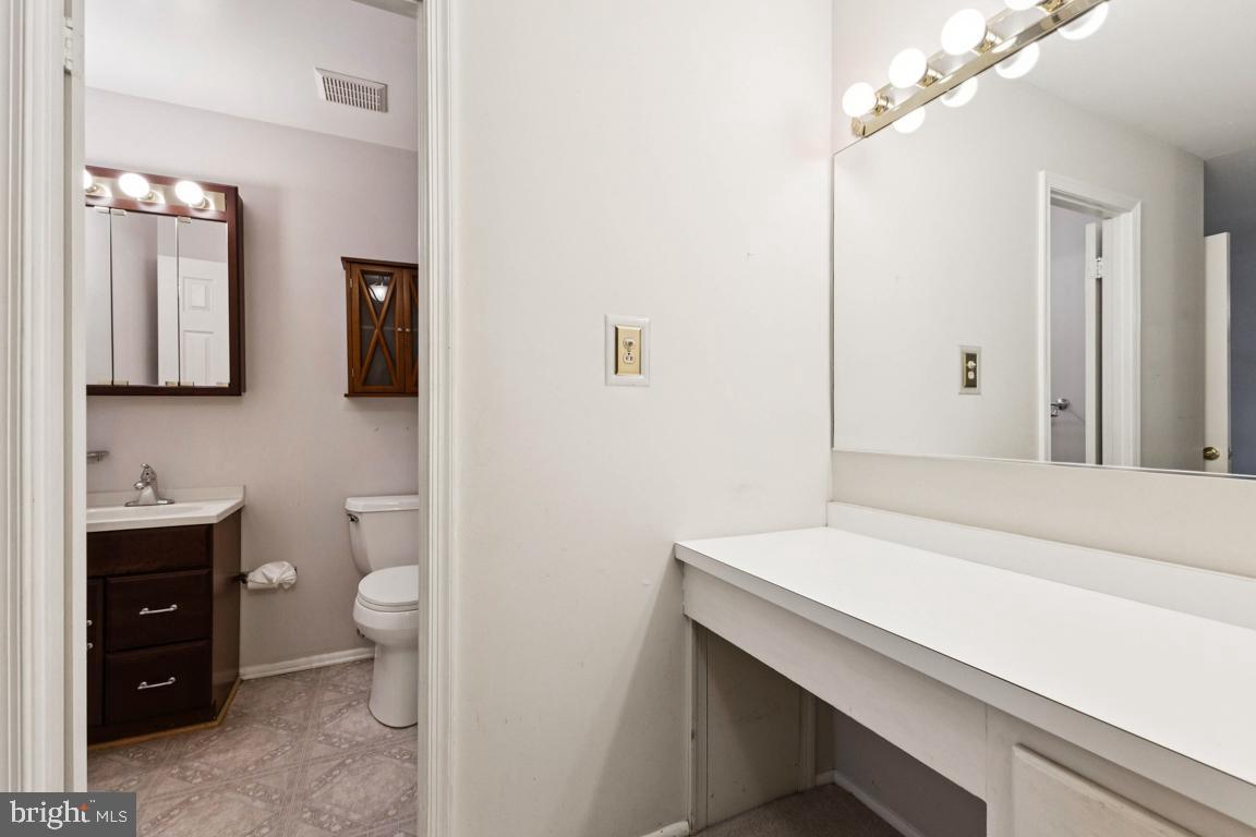 11977 WILLIAM AND MARY CIR, WOODBRIDGE, Virginia 22192, 4 Bedrooms Bedrooms, 8 Rooms Rooms,3 BathroomsBathrooms,Residential,For sale,11977 WILLIAM AND MARY CIR,VAPW2105094 MLS # VAPW2105094