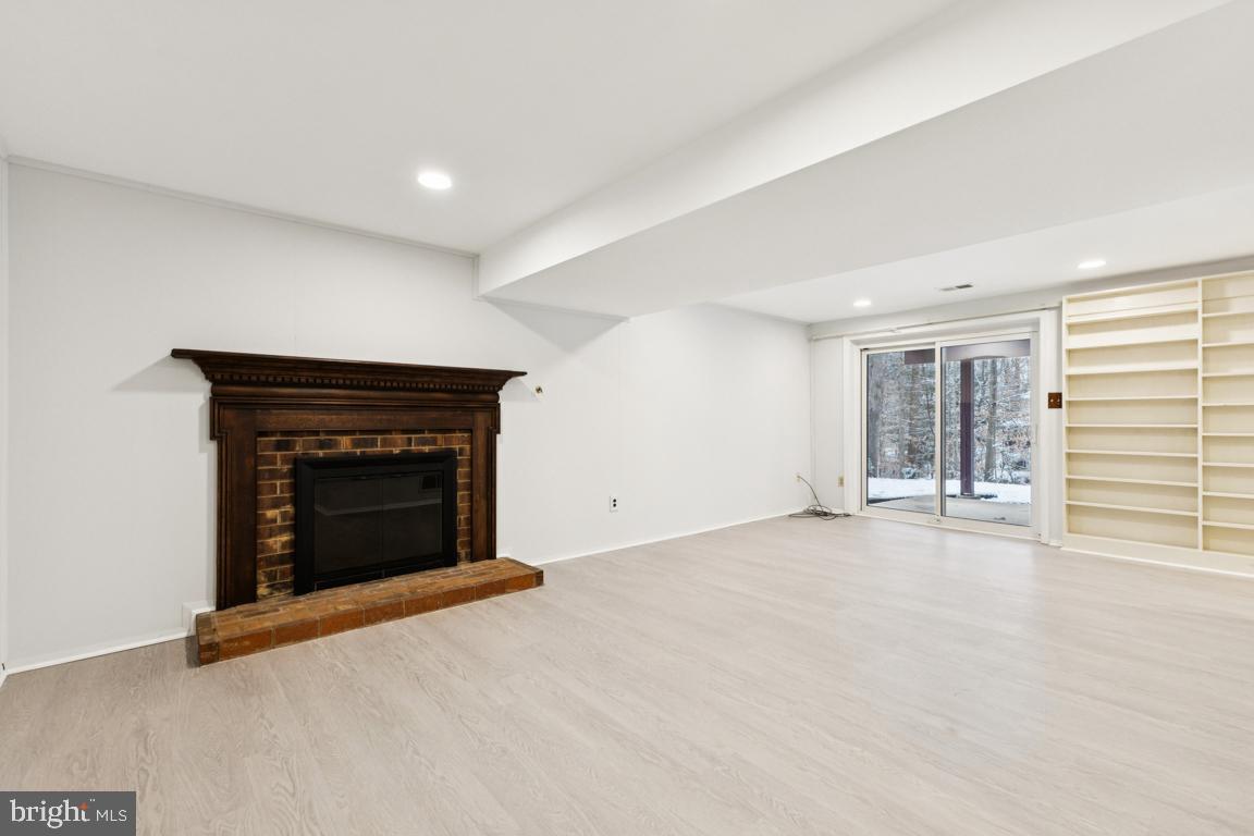 11977 WILLIAM AND MARY CIR, WOODBRIDGE, Virginia 22192, 4 Bedrooms Bedrooms, 8 Rooms Rooms,3 BathroomsBathrooms,Residential,For sale,11977 WILLIAM AND MARY CIR,VAPW2105094 MLS # VAPW2105094