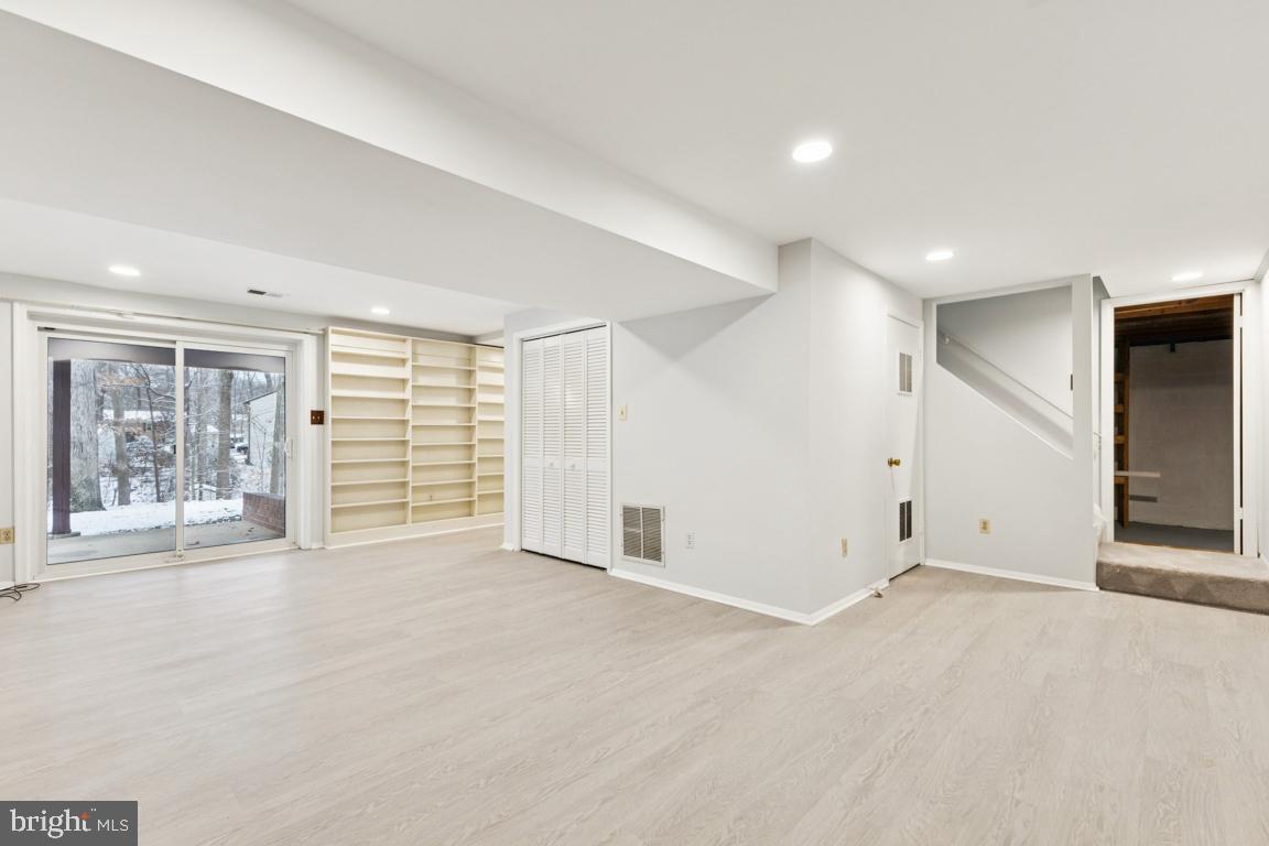 11977 WILLIAM AND MARY CIR, WOODBRIDGE, Virginia 22192, 4 Bedrooms Bedrooms, 8 Rooms Rooms,3 BathroomsBathrooms,Residential,For sale,11977 WILLIAM AND MARY CIR,VAPW2105094 MLS # VAPW2105094