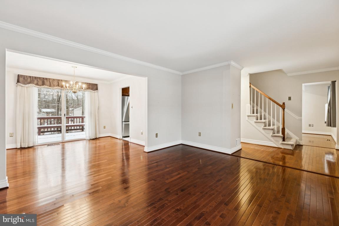 11977 WILLIAM AND MARY CIR, WOODBRIDGE, Virginia 22192, 4 Bedrooms Bedrooms, 8 Rooms Rooms,3 BathroomsBathrooms,Residential,For sale,11977 WILLIAM AND MARY CIR,VAPW2105094 MLS # VAPW2105094