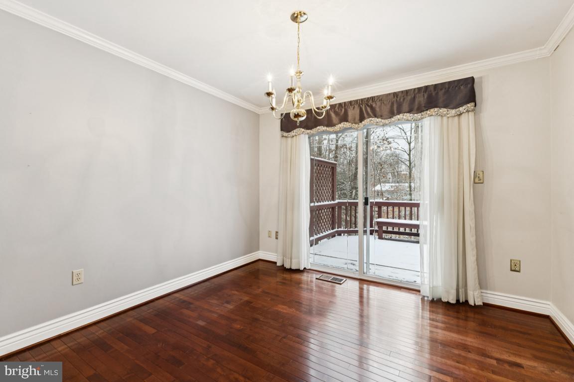 11977 WILLIAM AND MARY CIR, WOODBRIDGE, Virginia 22192, 4 Bedrooms Bedrooms, 8 Rooms Rooms,3 BathroomsBathrooms,Residential,For sale,11977 WILLIAM AND MARY CIR,VAPW2105094 MLS # VAPW2105094