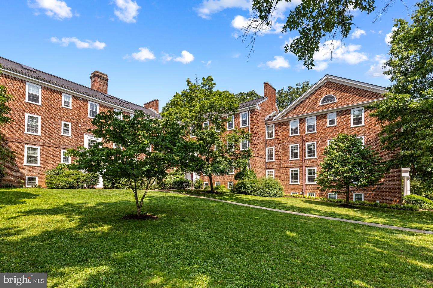 3470 39TH ST NW #F678, WASHINGTON, District Of Columbia 20016, 2 Bedrooms Bedrooms, ,1 BathroomBathrooms,Residential,For sale,3470 39TH ST NW #F678,DCDC2226100 MLS # DCDC2226100