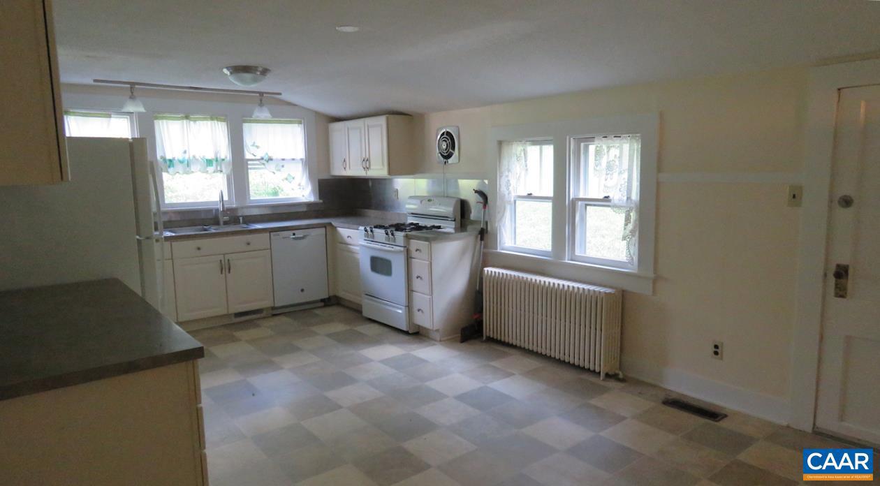 740 CANAL ST, SCOTTSVILLE, Virginia 24590, 5 Bedrooms Bedrooms, ,3 BathroomsBathrooms,Residential,For sale,740 CANAL ST,671667 MLS # 671667