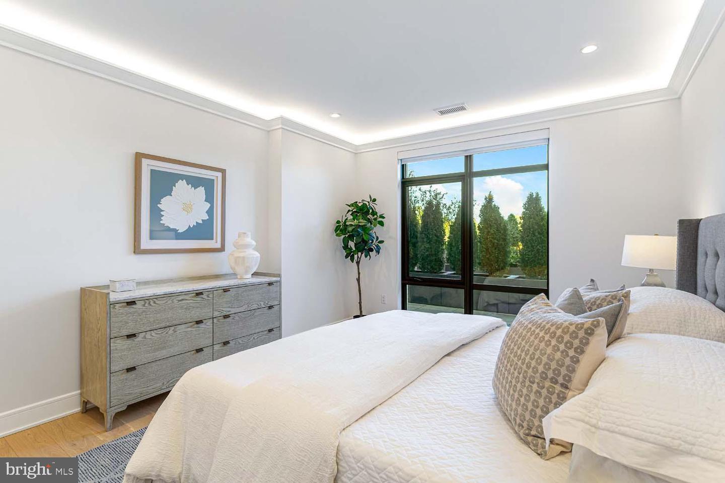 6718 LOWELL AVE #406, MCLEAN, Virginia 22101, 2 Bedrooms Bedrooms, ,2 BathroomsBathrooms,Residential,For sale,6718 LOWELL AVE #406,VAFX2281726 MLS # VAFX2281726