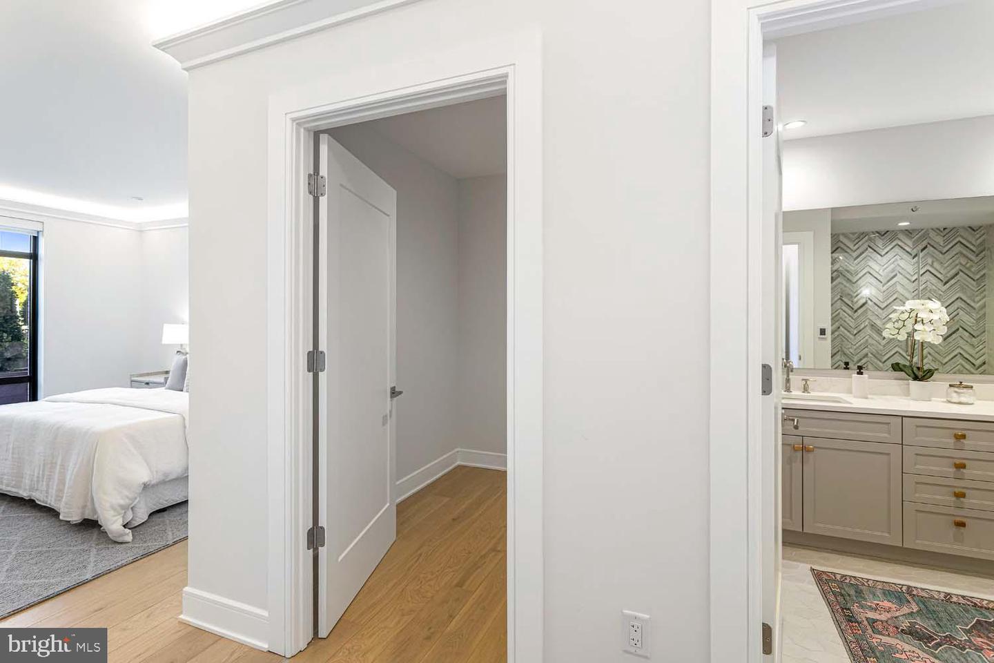 6718 LOWELL AVE #406, MCLEAN, Virginia 22101, 2 Bedrooms Bedrooms, ,2 BathroomsBathrooms,Residential,For sale,6718 LOWELL AVE #406,VAFX2281726 MLS # VAFX2281726