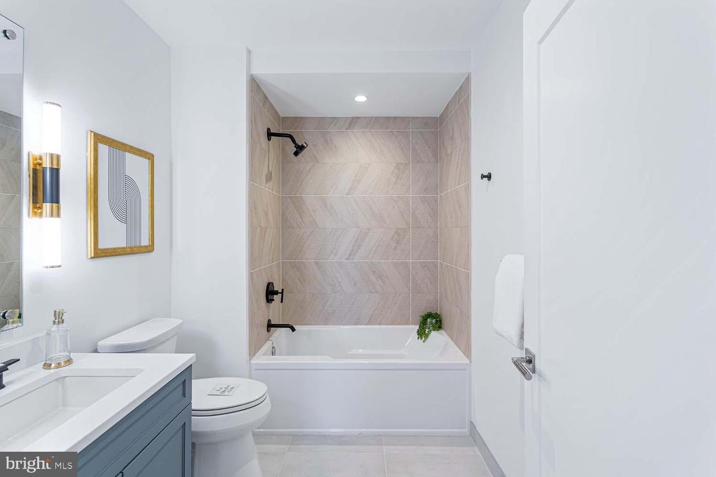 6718 LOWELL AVE #406, MCLEAN, Virginia 22101, 2 Bedrooms Bedrooms, ,2 BathroomsBathrooms,Residential,For sale,6718 LOWELL AVE #406,VAFX2281726 MLS # VAFX2281726