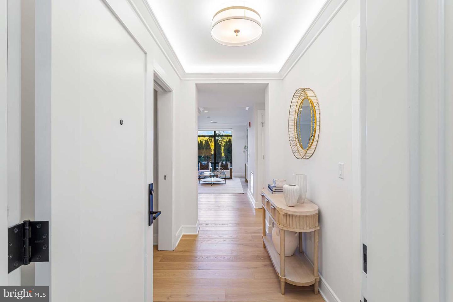 6718 LOWELL AVE #406, MCLEAN, Virginia 22101, 2 Bedrooms Bedrooms, ,2 BathroomsBathrooms,Residential,For sale,6718 LOWELL AVE #406,VAFX2281726 MLS # VAFX2281726