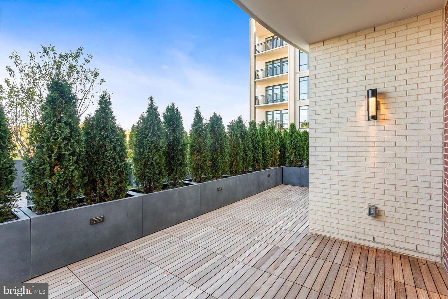 6718 LOWELL AVE #406, MCLEAN, Virginia 22101, 2 Bedrooms Bedrooms, ,2 BathroomsBathrooms,Residential,For sale,6718 LOWELL AVE #406,VAFX2281726 MLS # VAFX2281726