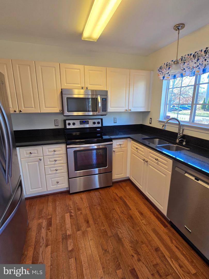 14100 AUTUMN CIR, CENTREVILLE, Virginia 20121, 3 Bedrooms Bedrooms, ,3 BathroomsBathrooms,Residential,For sale,14100 AUTUMN CIR,VAFX2281728 MLS # VAFX2281728 14100 AUTUMN CIR, CENTREVILLE, Virginia 20121, 3 Bedrooms Bedrooms, ,3 BathroomsBathrooms,Residential,For sale,14100 AUTUMN CIR,VAFX2281728 MLS # VAFX2281728