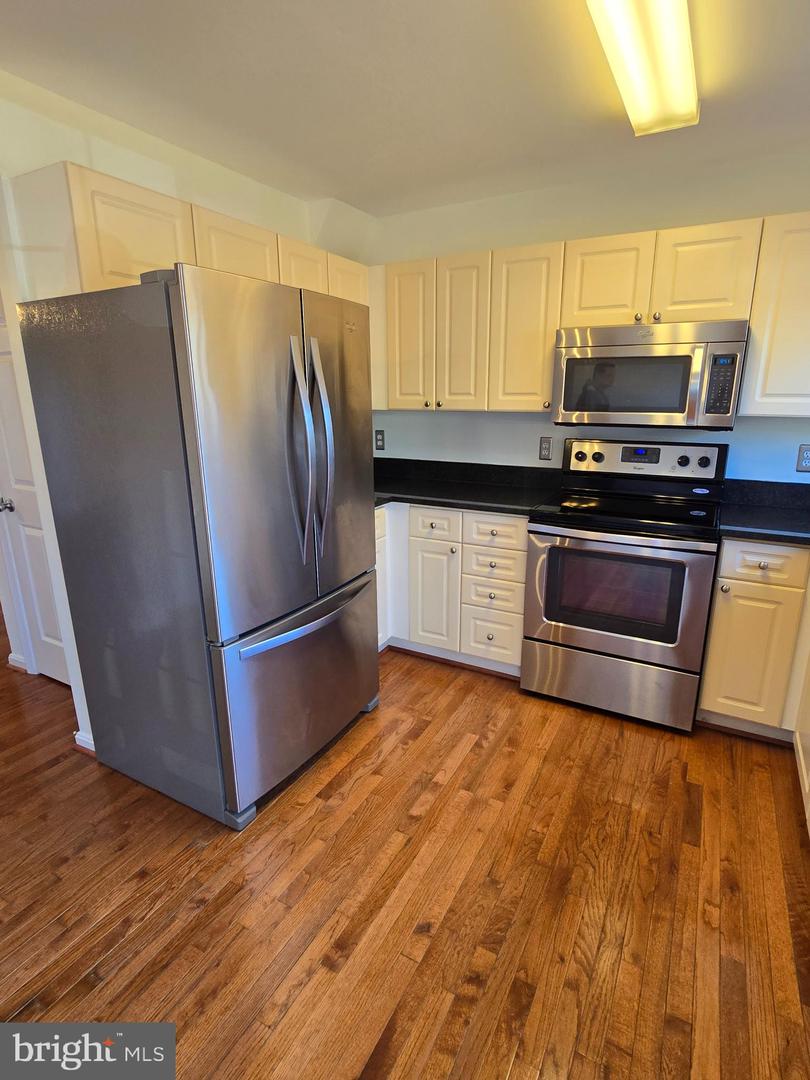 14100 AUTUMN CIR, CENTREVILLE, Virginia 20121, 3 Bedrooms Bedrooms, ,3 BathroomsBathrooms,Residential,For sale,14100 AUTUMN CIR,VAFX2281728 MLS # VAFX2281728 14100 AUTUMN CIR, CENTREVILLE, Virginia 20121, 3 Bedrooms Bedrooms, ,3 BathroomsBathrooms,Residential,For sale,14100 AUTUMN CIR,VAFX2281728 MLS # VAFX2281728