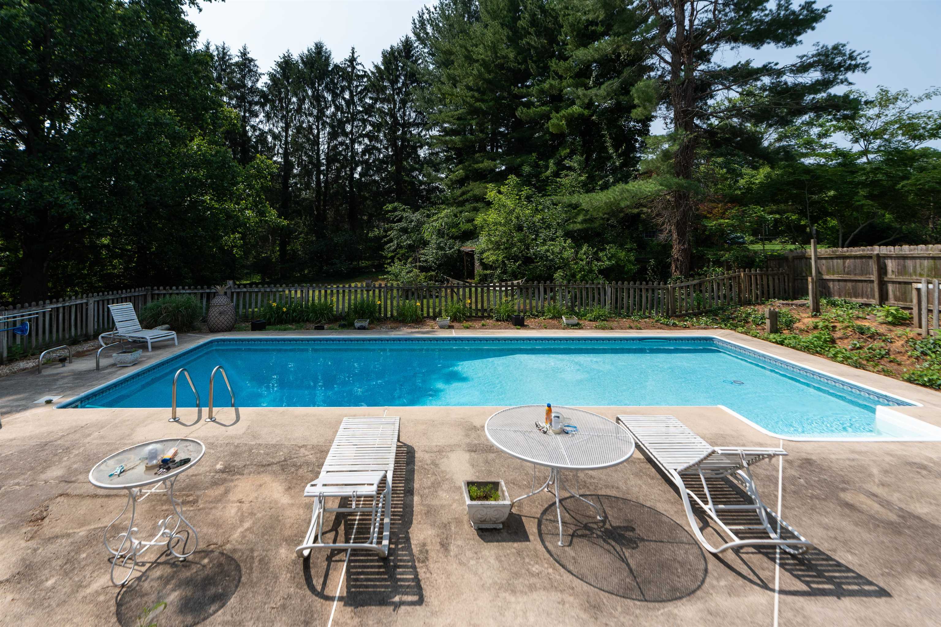 303 COPELAND DR, STAUNTON, Virginia 24401, 3 Bedrooms Bedrooms, ,2 BathroomsBathrooms,Residential,303 COPELAND DR,665753 MLS # 665753