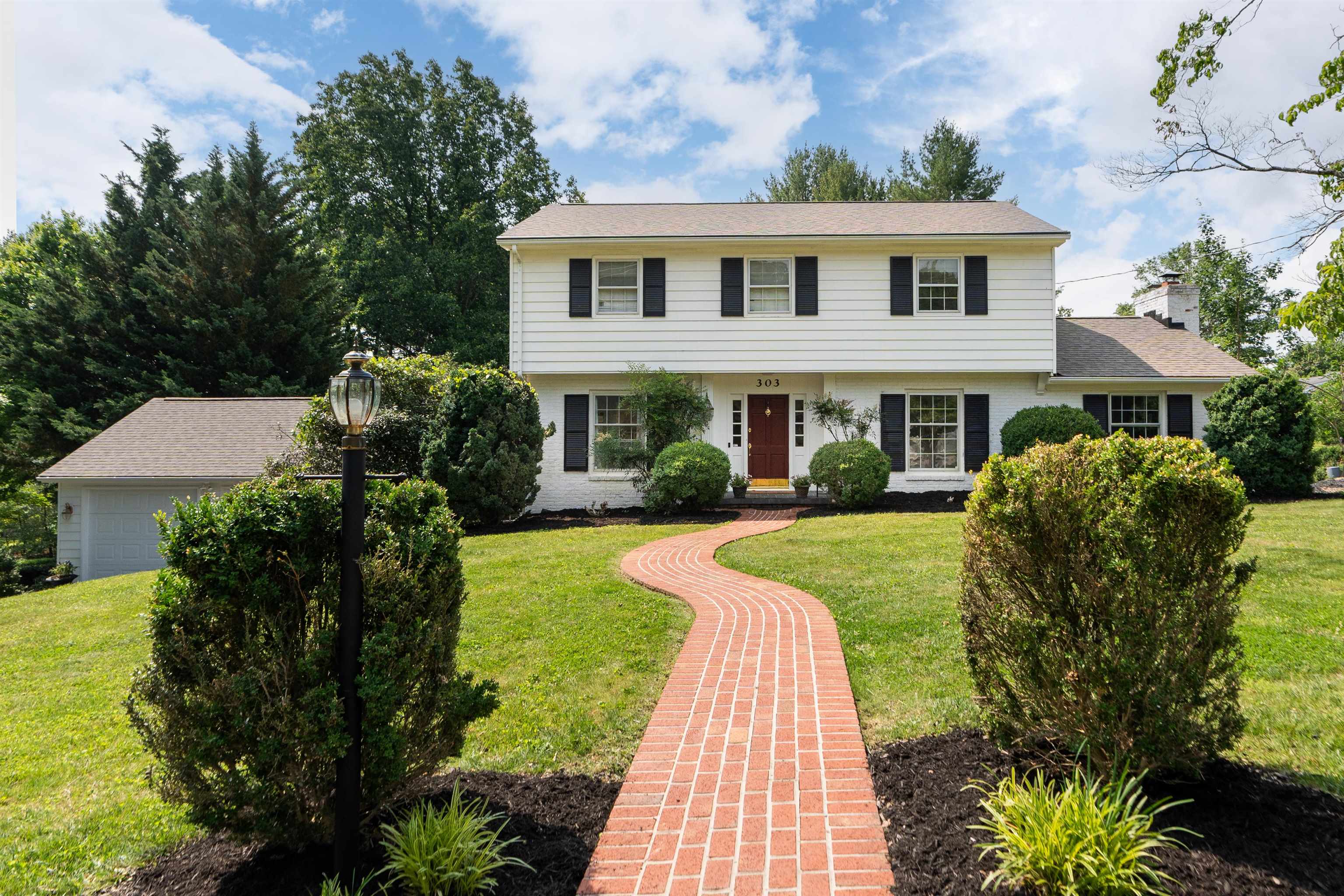 303 COPELAND DR, STAUNTON, Virginia 24401, 3 Bedrooms Bedrooms, ,2 BathroomsBathrooms,Residential,303 COPELAND DR,665753 MLS # 665753