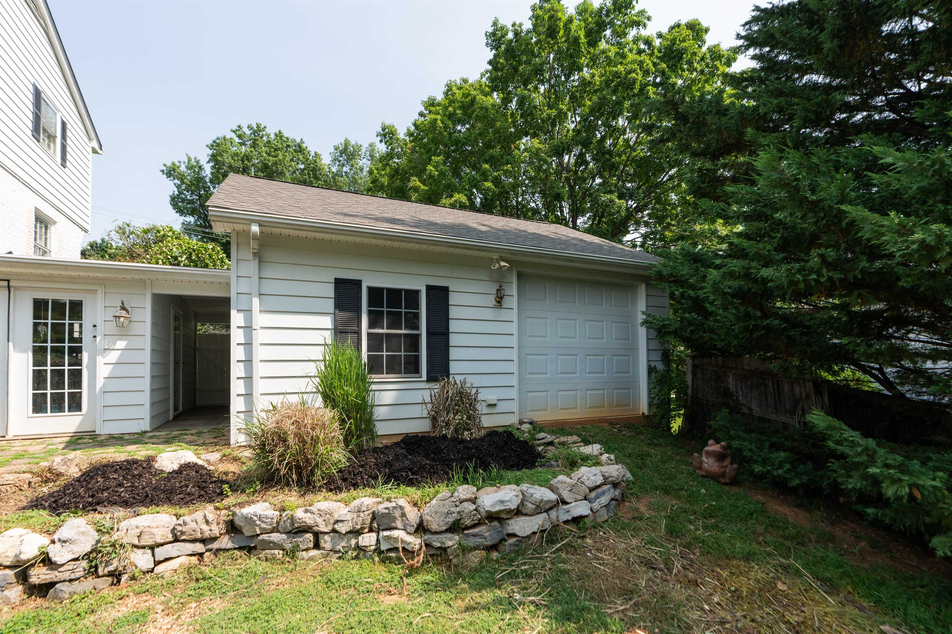 303 COPELAND DR, STAUNTON, Virginia 24401, 3 Bedrooms Bedrooms, ,2 BathroomsBathrooms,Residential,303 COPELAND DR,665753 MLS # 665753