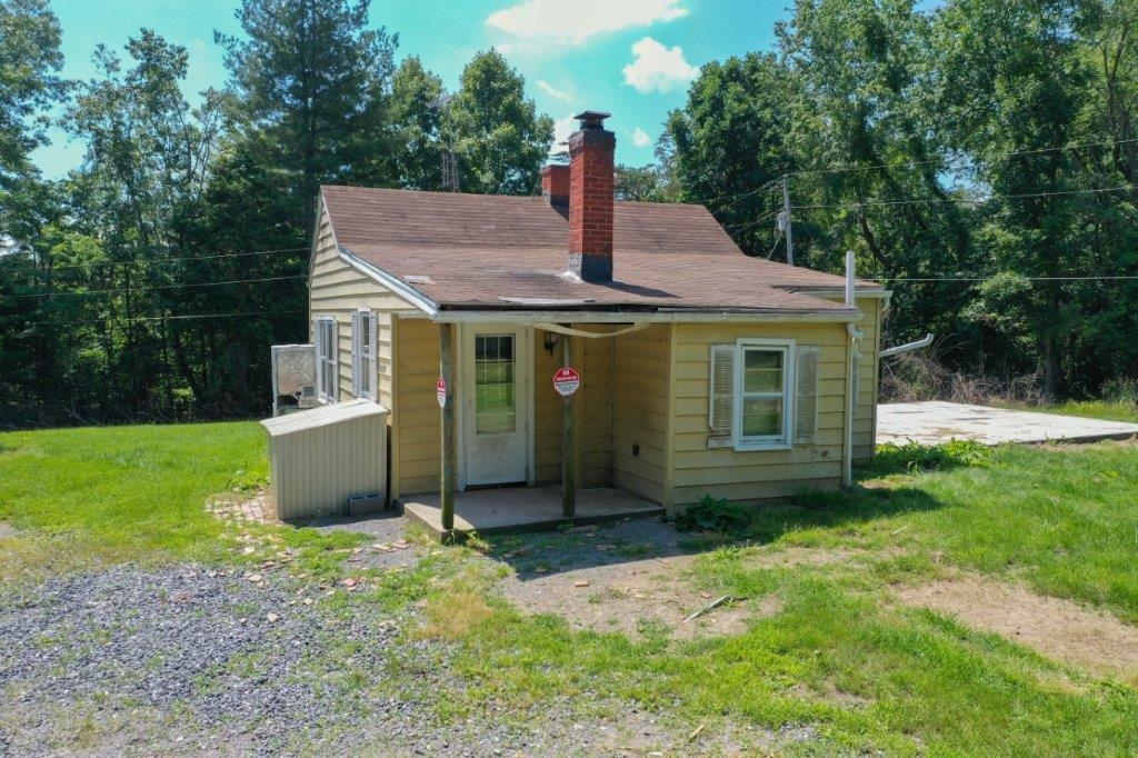 10039 JESS AREY LN, DAYTON, Virginia 22821, 2 Bedrooms Bedrooms, ,1 BathroomBathrooms,Residential,10039 JESS AREY LN,671669 MLS # 671669 10039 JESS AREY LN, DAYTON, Virginia 22821, 2 Bedrooms Bedrooms, ,1 BathroomBathrooms,Residential,10039 JESS AREY LN,671669 MLS # 671669