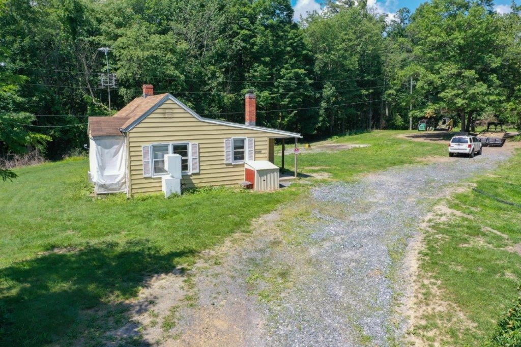 10039 JESS AREY LN, DAYTON, Virginia 22821, 2 Bedrooms Bedrooms, ,1 BathroomBathrooms,Residential,10039 JESS AREY LN,671669 MLS # 671669 10039 JESS AREY LN, DAYTON, Virginia 22821, 2 Bedrooms Bedrooms, ,1 BathroomBathrooms,Residential,10039 JESS AREY LN,671669 MLS # 671669