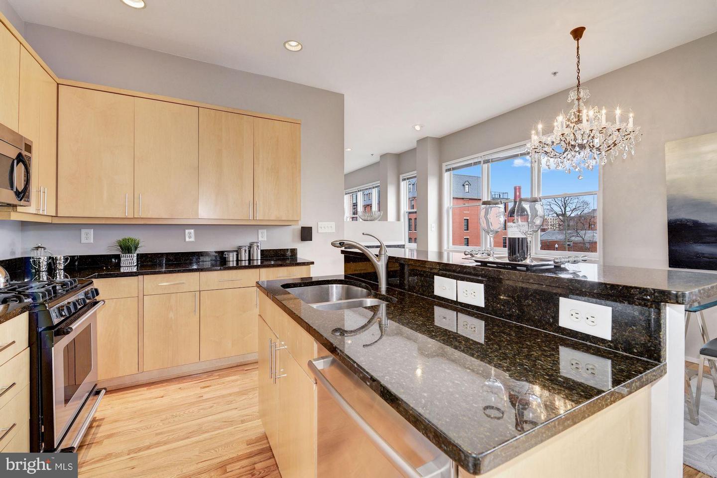 1662 N QUINN ST N, ARLINGTON, Virginia 22209, 4 Bedrooms Bedrooms, ,2 BathroomsBathrooms,Residential,For sale,1662 N QUINN ST N,VAAR2066464 MLS # VAAR2066464