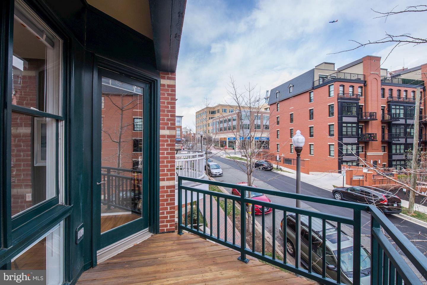 1662 N QUINN ST N, ARLINGTON, Virginia 22209, 4 Bedrooms Bedrooms, ,2 BathroomsBathrooms,Residential,For sale,1662 N QUINN ST N,VAAR2066464 MLS # VAAR2066464