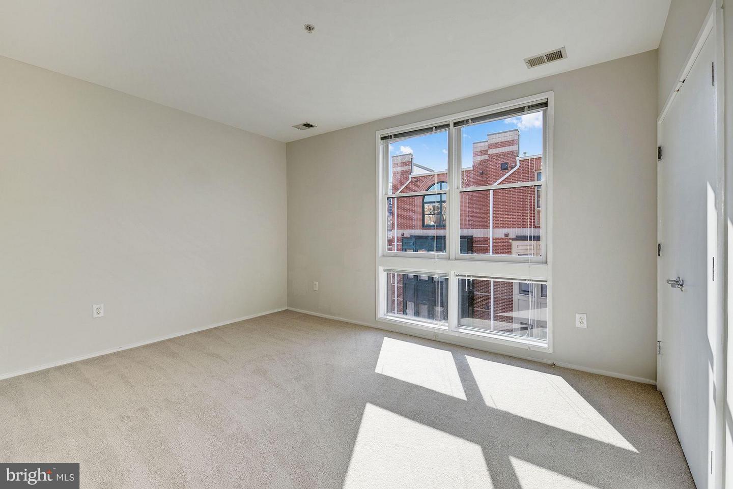 1662 N QUINN ST N, ARLINGTON, Virginia 22209, 4 Bedrooms Bedrooms, ,2 BathroomsBathrooms,Residential,For sale,1662 N QUINN ST N,VAAR2066464 MLS # VAAR2066464