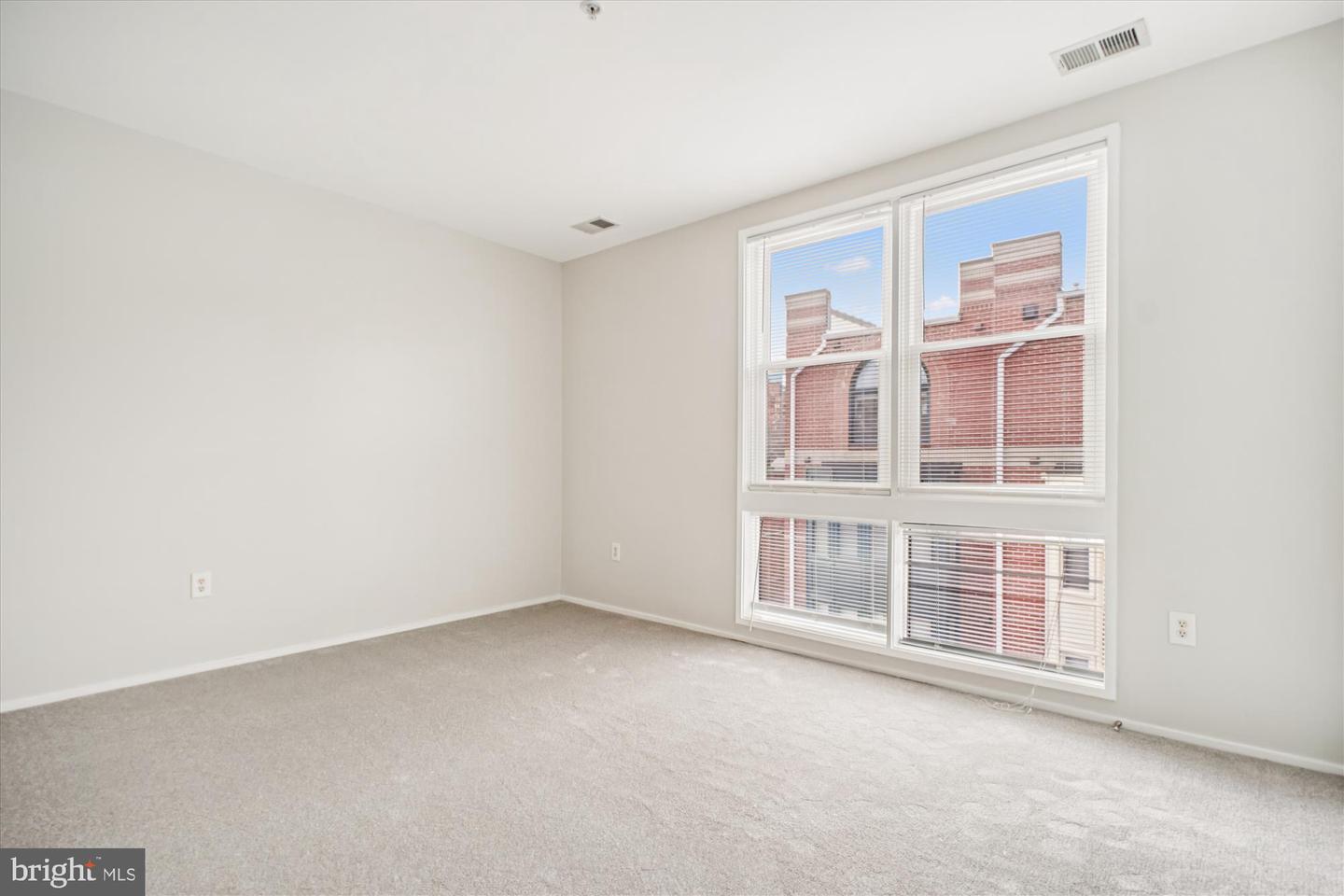 1662 N QUINN ST N, ARLINGTON, Virginia 22209, 4 Bedrooms Bedrooms, ,2 BathroomsBathrooms,Residential,For sale,1662 N QUINN ST N,VAAR2066464 MLS # VAAR2066464