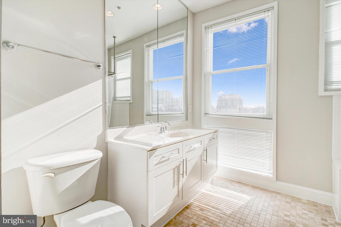 1662 N QUINN ST N, ARLINGTON, Virginia 22209, 4 Bedrooms Bedrooms, ,2 BathroomsBathrooms,Residential,For sale,1662 N QUINN ST N,VAAR2066464 MLS # VAAR2066464