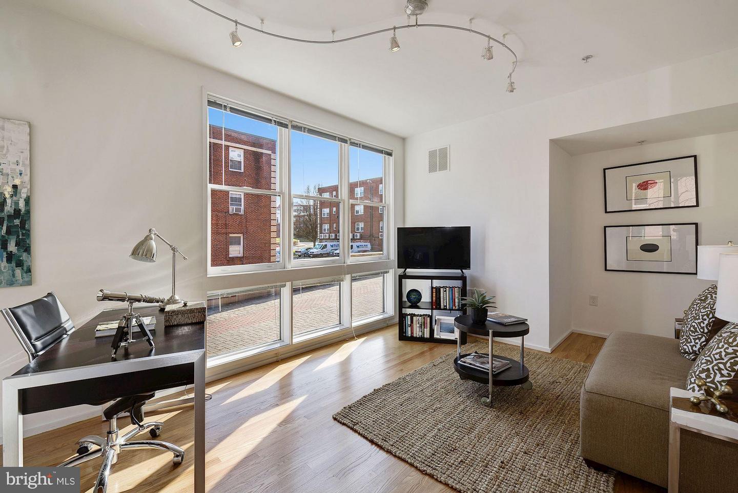 1662 N QUINN ST N, ARLINGTON, Virginia 22209, 4 Bedrooms Bedrooms, ,2 BathroomsBathrooms,Residential,For sale,1662 N QUINN ST N,VAAR2066464 MLS # VAAR2066464