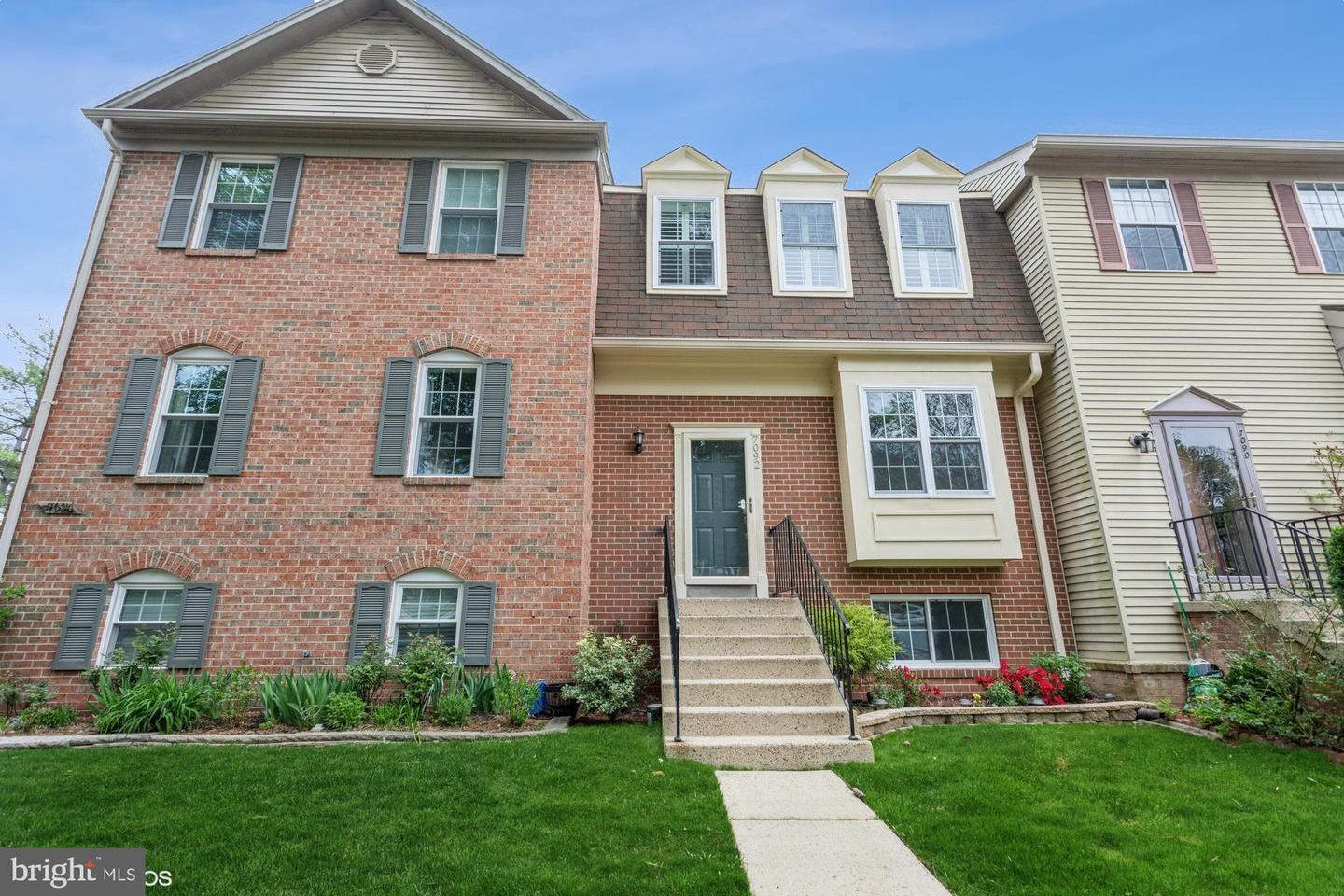 7092 SOLOMON SEAL CT, SPRINGFIELD, Virginia 22152, 4 Bedrooms Bedrooms, ,3 BathroomsBathrooms,Residential,For sale,7092 SOLOMON SEAL CT,VAFX2281760 MLS # VAFX2281760 7092 SOLOMON SEAL CT, SPRINGFIELD, Virginia 22152, 4 Bedrooms Bedrooms, ,3 BathroomsBathrooms,Residential,For sale,7092 SOLOMON SEAL CT,VAFX2281760 MLS # VAFX2281760