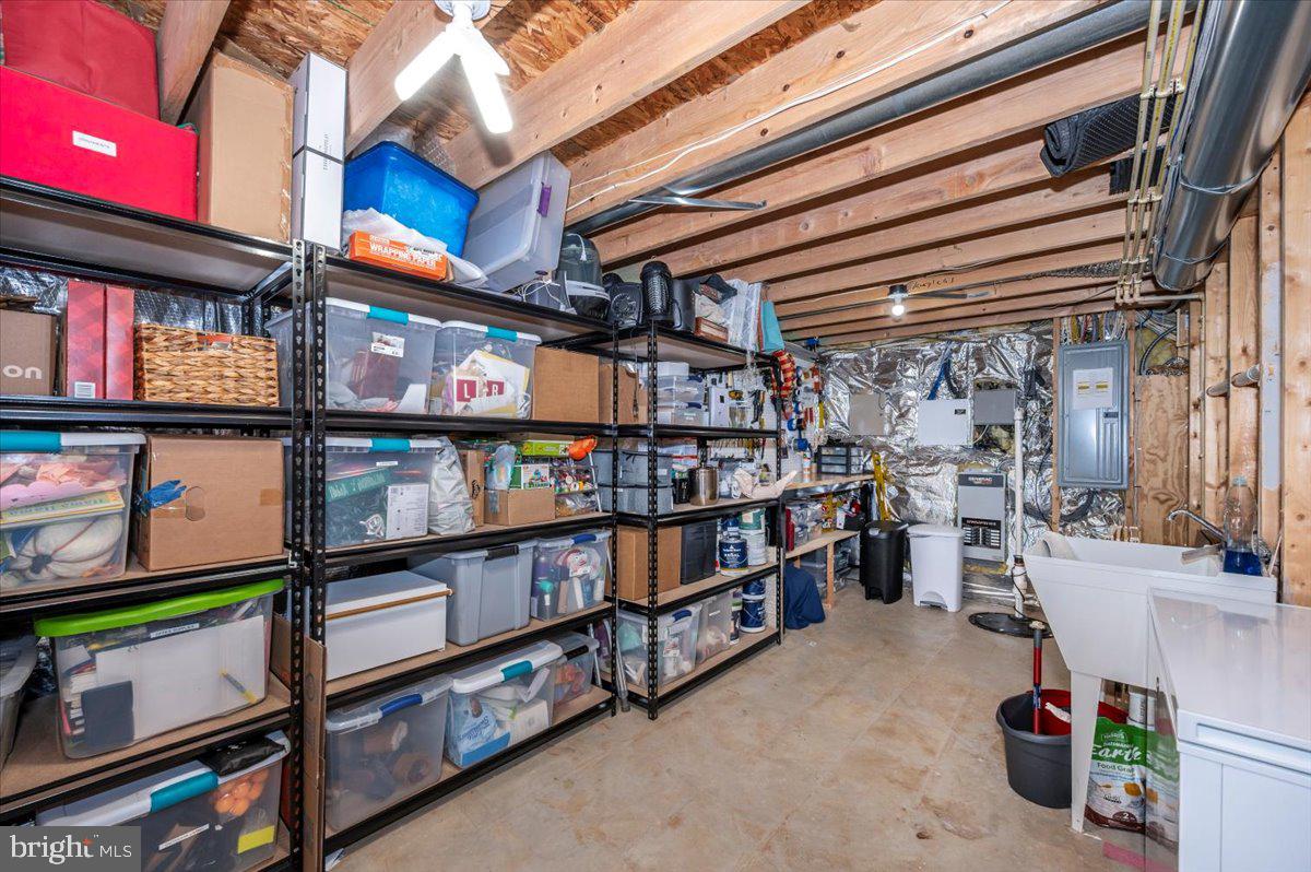 1686 WINTERWOOD CT, HERNDON, Virginia 20170, 4 Bedrooms Bedrooms, ,3 BathroomsBathrooms,Residential,For sale,1686 WINTERWOOD CT,VAFX2281766 MLS # VAFX2281766 1686 WINTERWOOD CT, HERNDON, Virginia 20170, 4 Bedrooms Bedrooms, ,3 BathroomsBathrooms,Residential,For sale,1686 WINTERWOOD CT,VAFX2281766 MLS # VAFX2281766