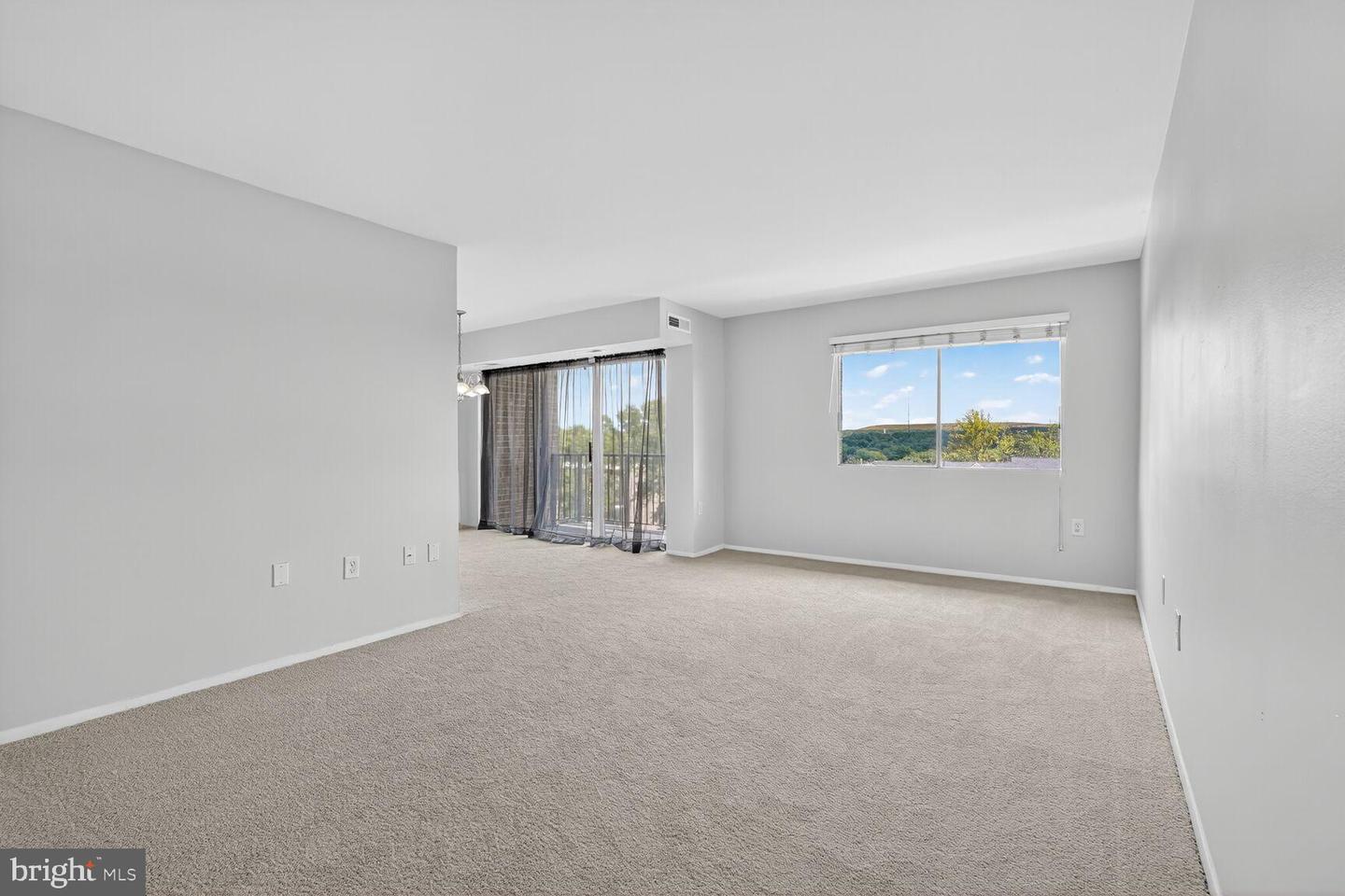 1602 RENATE DR #302, WOODBRIDGE, Virginia 22192, 1 Bedroom Bedrooms, 9 Rooms Rooms,1 BathroomBathrooms,Residential,For sale,1602 RENATE DR #302,VAPW2103994 MLS # VAPW2103994 1602 RENATE DR #302, WOODBRIDGE, Virginia 22192, 1 Bedroom Bedrooms, 9 Rooms Rooms,1 BathroomBathrooms,Residential,For sale,1602 RENATE DR #302,VAPW2103994 MLS # VAPW2103994