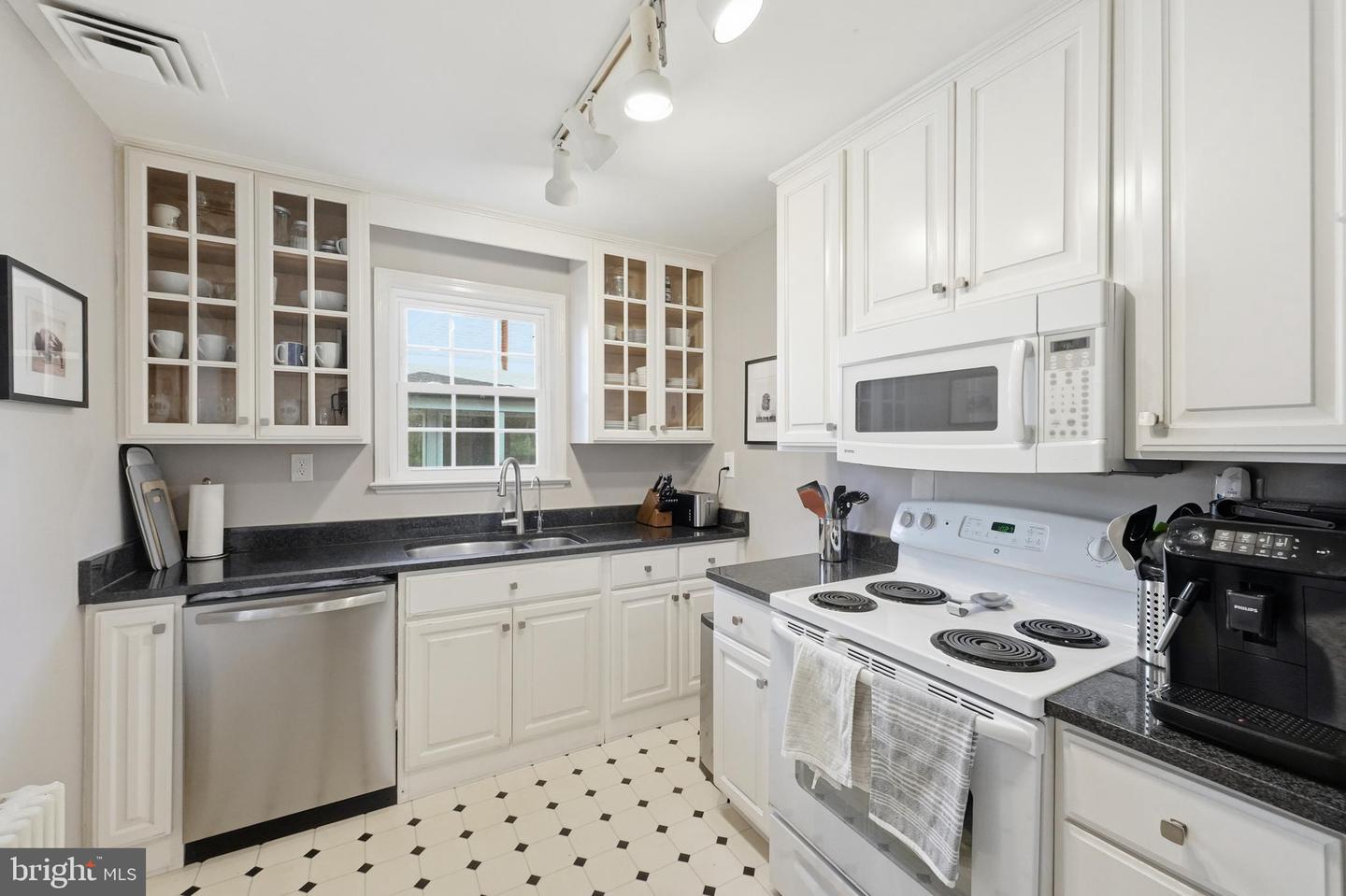 7908 W BOULEVARD DR, ALEXANDRIA, Virginia 22308, 3 Bedrooms Bedrooms, ,2 BathroomsBathrooms,Residential,For sale,7908 W BOULEVARD DR,VAFX2281756 MLS # VAFX2281756 7908 W BOULEVARD DR, ALEXANDRIA, Virginia 22308, 3 Bedrooms Bedrooms, ,2 BathroomsBathrooms,Residential,For sale,7908 W BOULEVARD DR,VAFX2281756 MLS # VAFX2281756