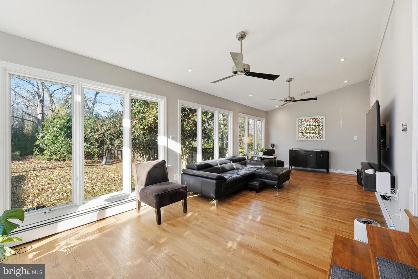 7908 W BOULEVARD DR, ALEXANDRIA, Virginia 22308, 3 Bedrooms Bedrooms, ,2 BathroomsBathrooms,Residential,For sale,7908 W BOULEVARD DR,VAFX2281756 MLS # VAFX2281756 7908 W BOULEVARD DR, ALEXANDRIA, Virginia 22308, 3 Bedrooms Bedrooms, ,2 BathroomsBathrooms,Residential,For sale,7908 W BOULEVARD DR,VAFX2281756 MLS # VAFX2281756