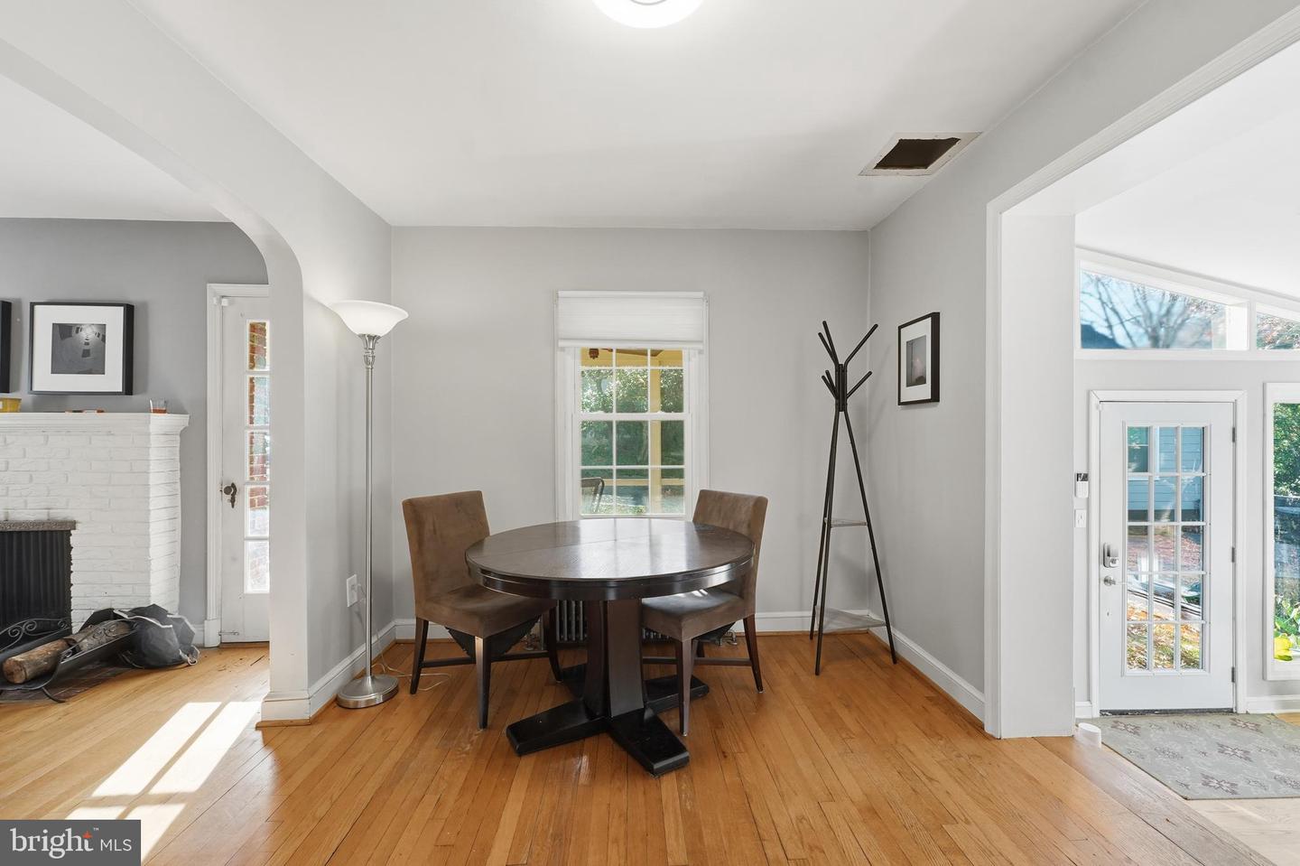 7908 W BOULEVARD DR, ALEXANDRIA, Virginia 22308, 3 Bedrooms Bedrooms, ,2 BathroomsBathrooms,Residential,For sale,7908 W BOULEVARD DR,VAFX2281756 MLS # VAFX2281756 7908 W BOULEVARD DR, ALEXANDRIA, Virginia 22308, 3 Bedrooms Bedrooms, ,2 BathroomsBathrooms,Residential,For sale,7908 W BOULEVARD DR,VAFX2281756 MLS # VAFX2281756