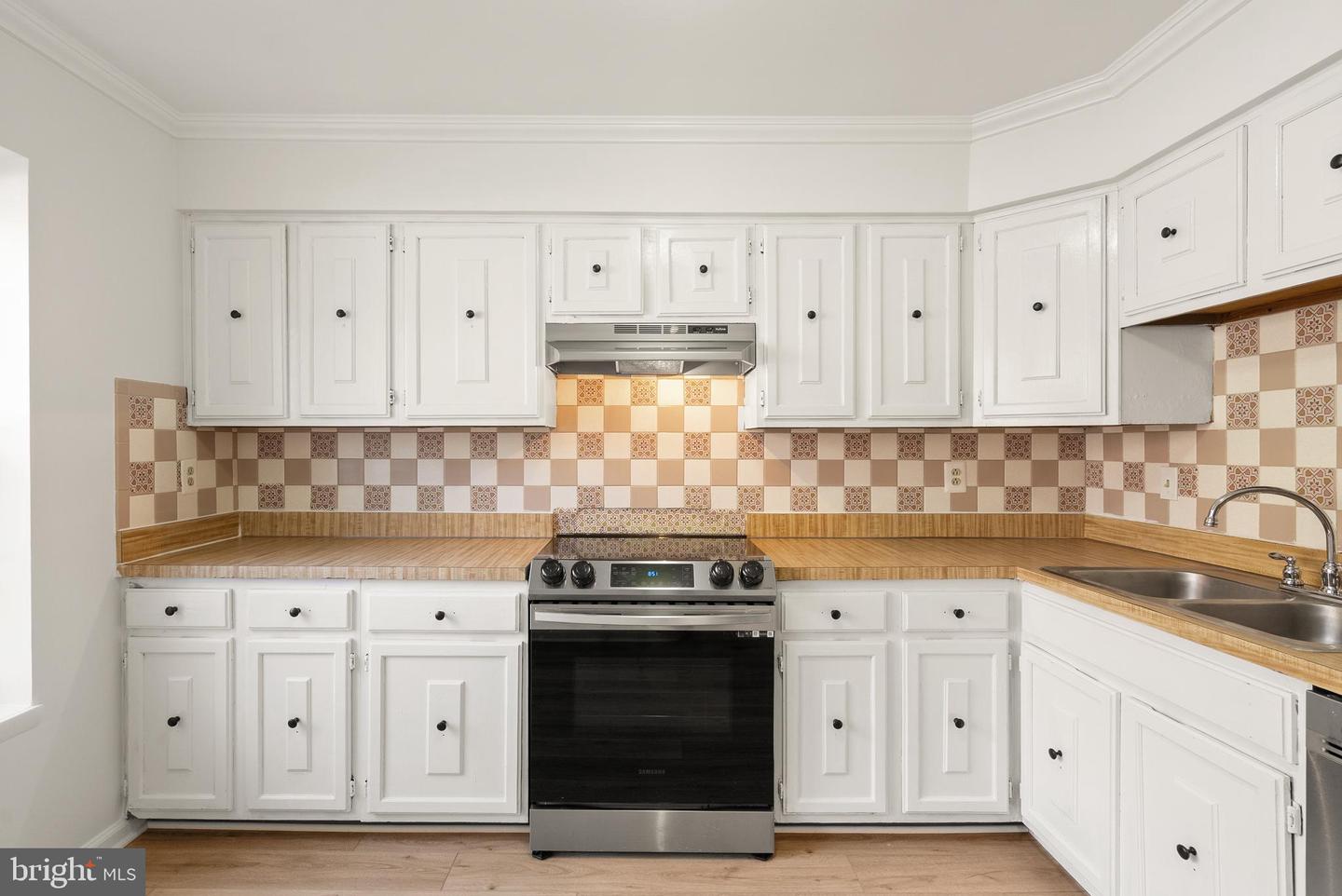 15278 CLOVERDALE RD, WOODBRIDGE, Virginia 22193, 3 Bedrooms Bedrooms, ,2 BathroomsBathrooms,Residential,For sale,15278 CLOVERDALE RD,VAPW2106750 MLS # VAPW2106750