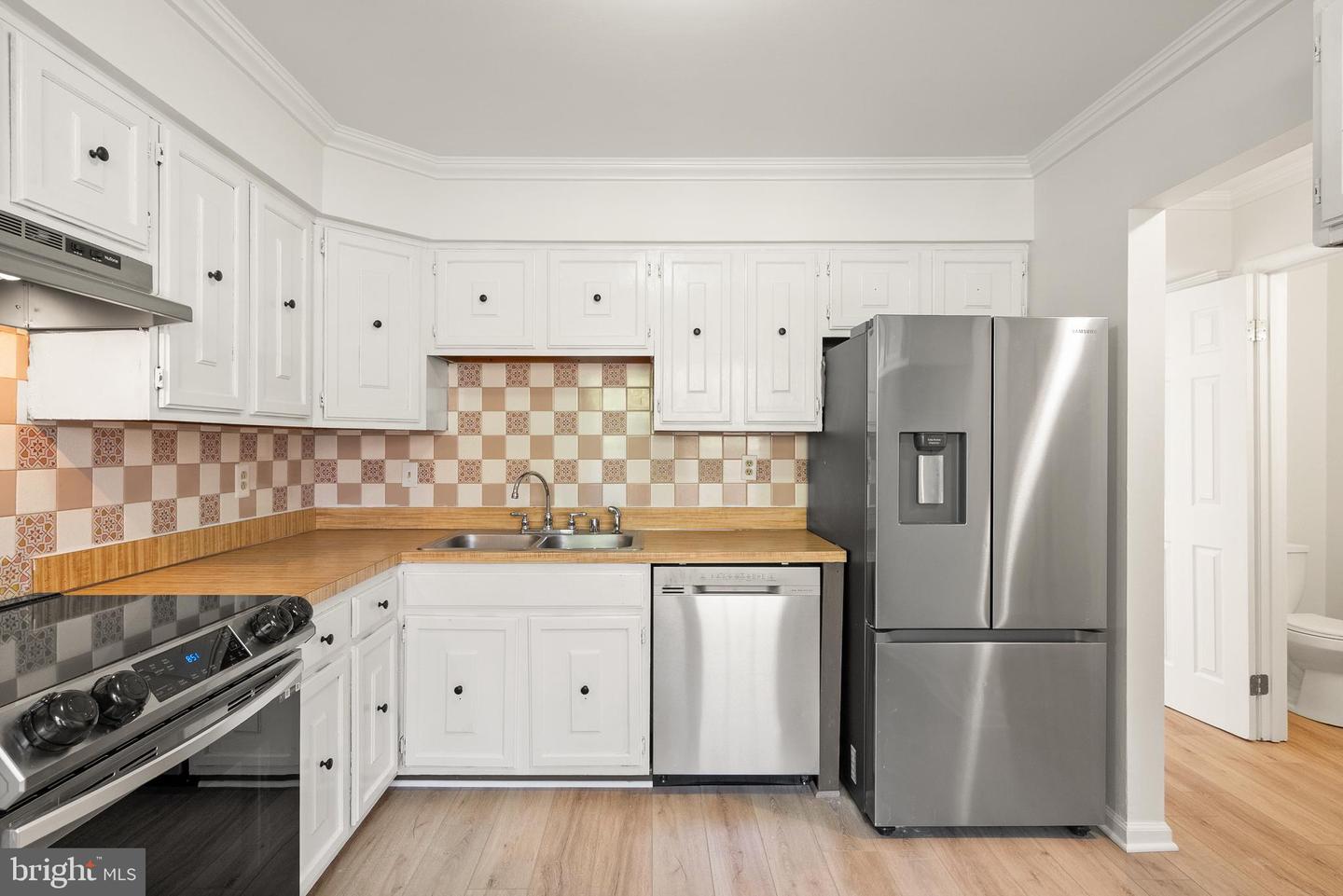 15278 CLOVERDALE RD, WOODBRIDGE, Virginia 22193, 3 Bedrooms Bedrooms, ,2 BathroomsBathrooms,Residential,For sale,15278 CLOVERDALE RD,VAPW2106750 MLS # VAPW2106750