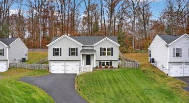 8 HOWARD CIR, FREDERICKSBURG, Virginia 22405, 4 Bedrooms Bedrooms, 10 Rooms Rooms,3 BathroomsBathrooms,Residential,For sale,8 HOWARD CIR,VAST2043950 MLS # VAST2043950