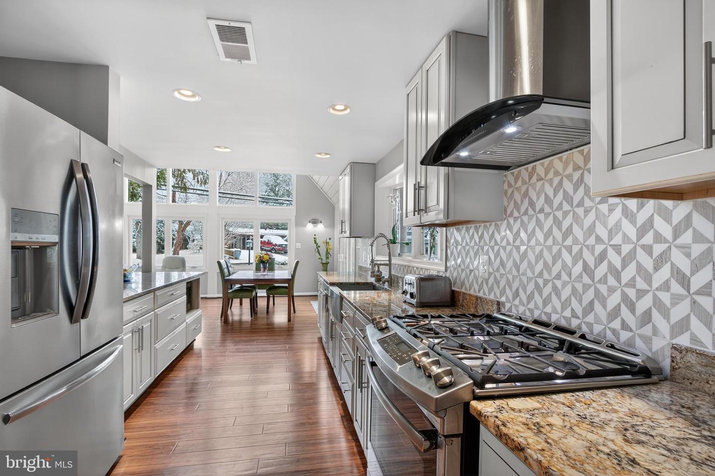 7822 HOLMES RUN DR, FALLS CHURCH, Virginia 22042, 3 Bedrooms Bedrooms, ,2 BathroomsBathrooms,Residential,For sale,7822 HOLMES RUN DR,VAFX2277224 MLS # VAFX2277224 7822 HOLMES RUN DR, FALLS CHURCH, Virginia 22042, 3 Bedrooms Bedrooms, ,2 BathroomsBathrooms,Residential,For sale,7822 HOLMES RUN DR,VAFX2277224 MLS # VAFX2277224