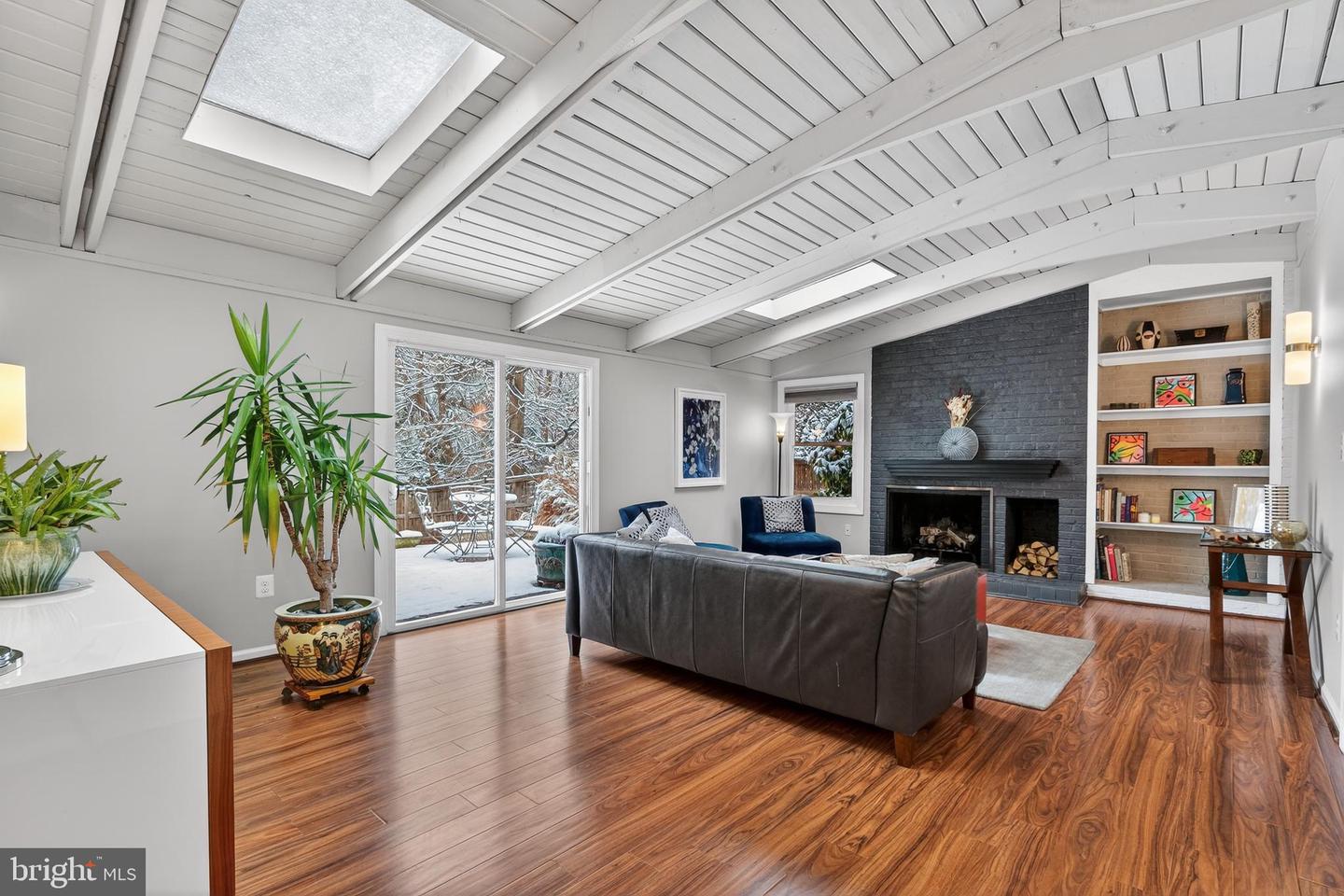 7822 HOLMES RUN DR, FALLS CHURCH, Virginia 22042, 3 Bedrooms Bedrooms, ,2 BathroomsBathrooms,Residential,For sale,7822 HOLMES RUN DR,VAFX2277224 MLS # VAFX2277224 7822 HOLMES RUN DR, FALLS CHURCH, Virginia 22042, 3 Bedrooms Bedrooms, ,2 BathroomsBathrooms,Residential,For sale,7822 HOLMES RUN DR,VAFX2277224 MLS # VAFX2277224