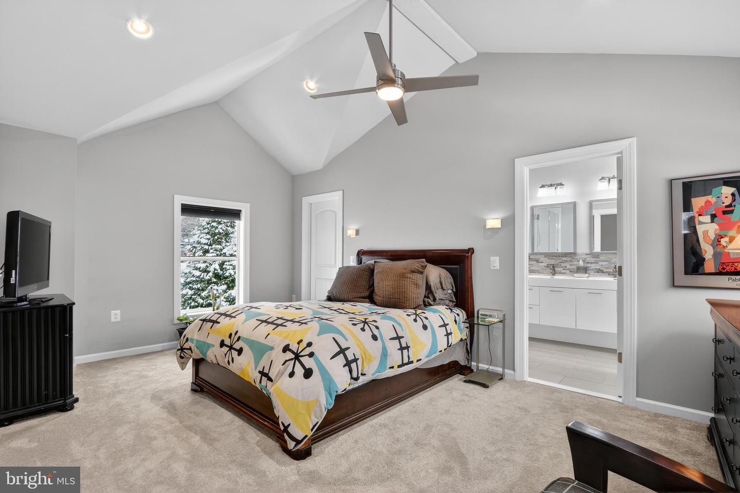 7822 HOLMES RUN DR, FALLS CHURCH, Virginia 22042, 3 Bedrooms Bedrooms, ,2 BathroomsBathrooms,Residential,For sale,7822 HOLMES RUN DR,VAFX2277224 MLS # VAFX2277224 7822 HOLMES RUN DR, FALLS CHURCH, Virginia 22042, 3 Bedrooms Bedrooms, ,2 BathroomsBathrooms,Residential,For sale,7822 HOLMES RUN DR,VAFX2277224 MLS # VAFX2277224