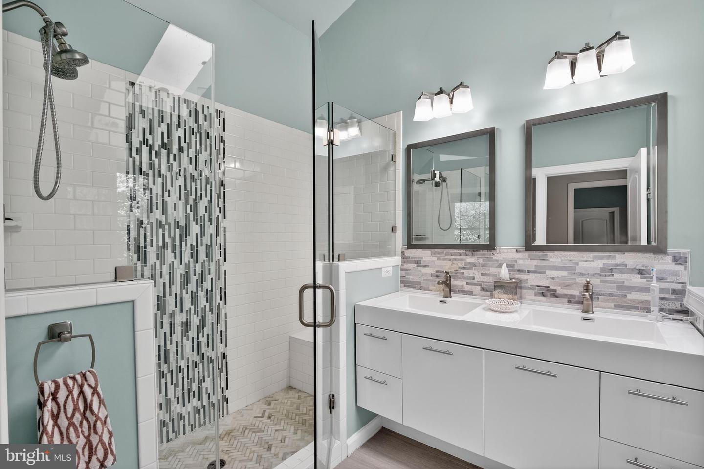 7822 HOLMES RUN DR, FALLS CHURCH, Virginia 22042, 3 Bedrooms Bedrooms, ,2 BathroomsBathrooms,Residential,For sale,7822 HOLMES RUN DR,VAFX2277224 MLS # VAFX2277224 7822 HOLMES RUN DR, FALLS CHURCH, Virginia 22042, 3 Bedrooms Bedrooms, ,2 BathroomsBathrooms,Residential,For sale,7822 HOLMES RUN DR,VAFX2277224 MLS # VAFX2277224