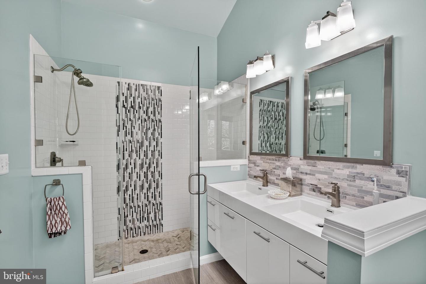 7822 HOLMES RUN DR, FALLS CHURCH, Virginia 22042, 3 Bedrooms Bedrooms, ,2 BathroomsBathrooms,Residential,For sale,7822 HOLMES RUN DR,VAFX2277224 MLS # VAFX2277224 7822 HOLMES RUN DR, FALLS CHURCH, Virginia 22042, 3 Bedrooms Bedrooms, ,2 BathroomsBathrooms,Residential,For sale,7822 HOLMES RUN DR,VAFX2277224 MLS # VAFX2277224