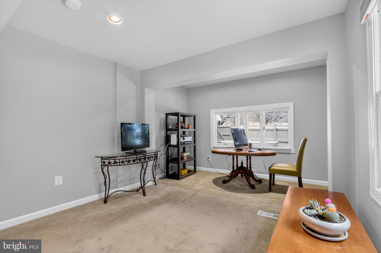 7822 HOLMES RUN DR, FALLS CHURCH, Virginia 22042, 3 Bedrooms Bedrooms, ,2 BathroomsBathrooms,Residential,For sale,7822 HOLMES RUN DR,VAFX2277224 MLS # VAFX2277224 7822 HOLMES RUN DR, FALLS CHURCH, Virginia 22042, 3 Bedrooms Bedrooms, ,2 BathroomsBathrooms,Residential,For sale,7822 HOLMES RUN DR,VAFX2277224 MLS # VAFX2277224