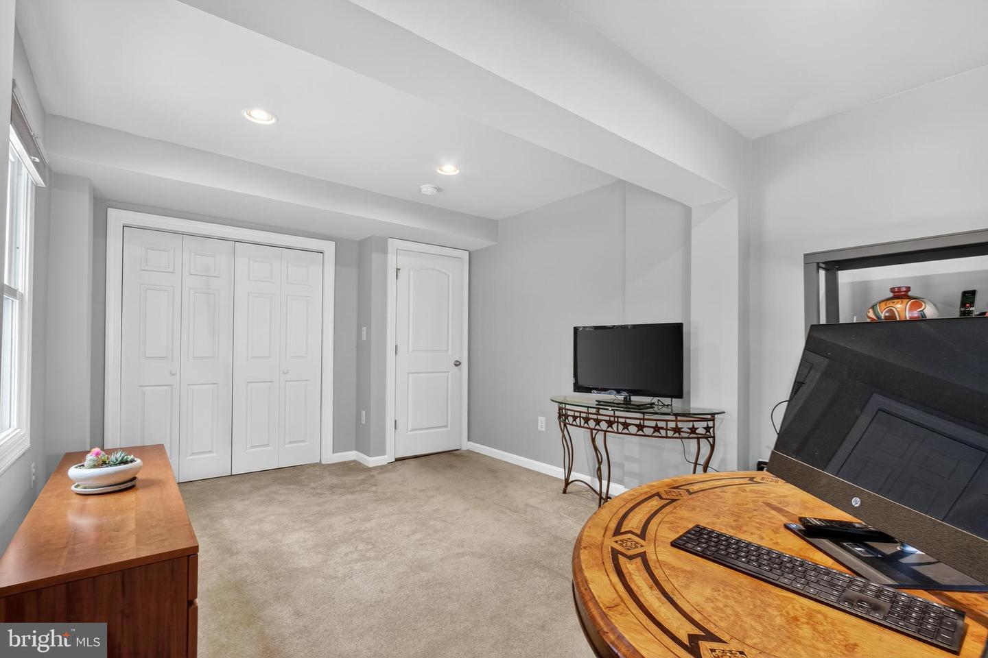 7822 HOLMES RUN DR, FALLS CHURCH, Virginia 22042, 3 Bedrooms Bedrooms, ,2 BathroomsBathrooms,Residential,For sale,7822 HOLMES RUN DR,VAFX2277224 MLS # VAFX2277224 7822 HOLMES RUN DR, FALLS CHURCH, Virginia 22042, 3 Bedrooms Bedrooms, ,2 BathroomsBathrooms,Residential,For sale,7822 HOLMES RUN DR,VAFX2277224 MLS # VAFX2277224